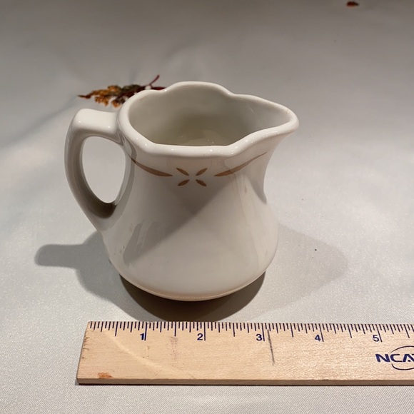 Walker China mini pitcher white with green and tan design - Picture 2 of 4